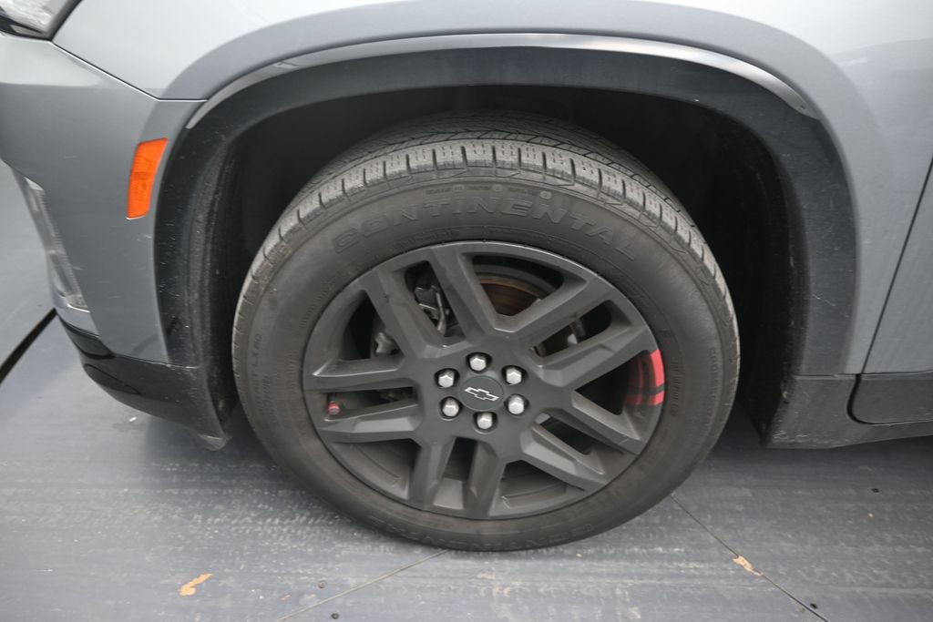 Used 2023 Chevrolet Traverse Premier w/ Redline Edition FWD image 9