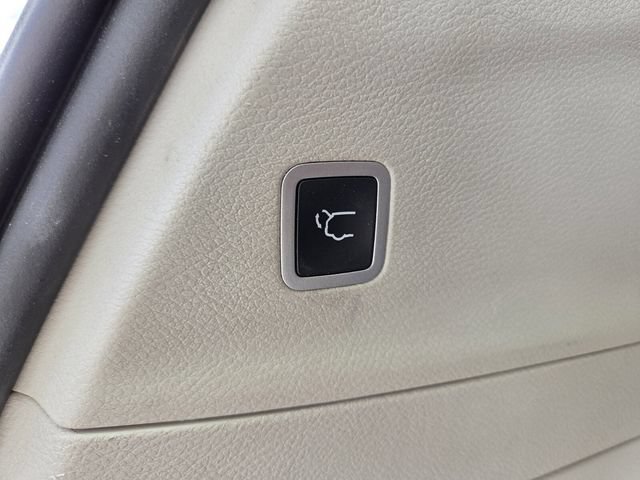 Used 2023 Chrysler Pacifica Limited FWD image 11