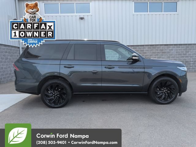 Used 2025 Lincoln Navigator Reserve w/ Jet Appearance Package AWD/4WD video 2