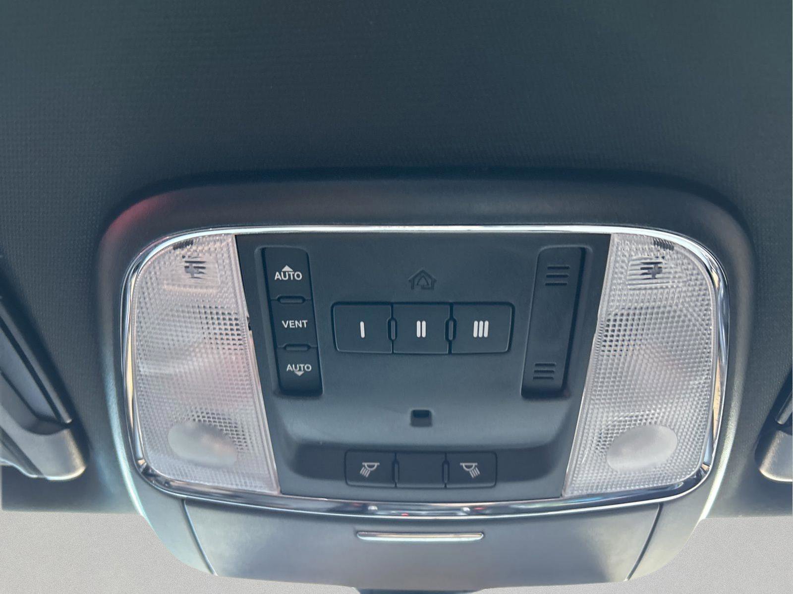 Used 2015 Dodge Charger SRT Hellcat w/ Harman/Kardon Audio Group image 25