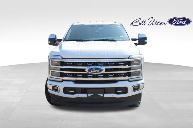 Used 2023 Ford F250 Platinum AWD/4WD image 2