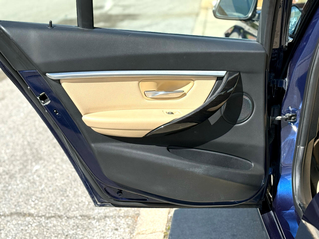 Used 2018 BMW 330e image 36