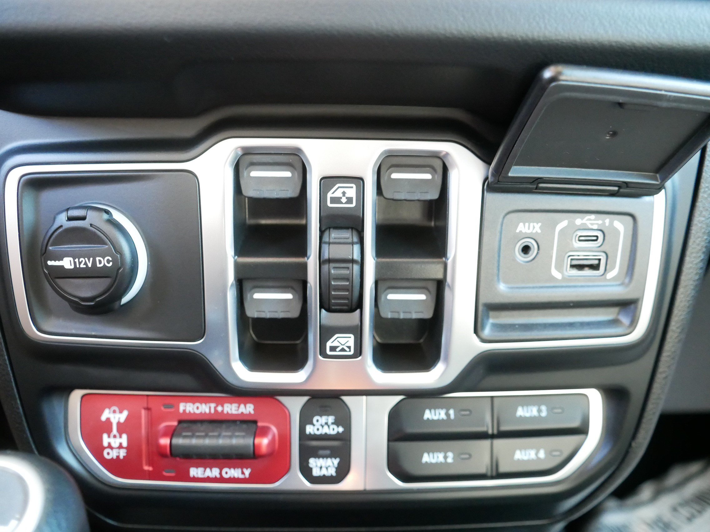 Used 2026 Jeep Wrangler Unlimited Rubicon AWD/4WD image 31
