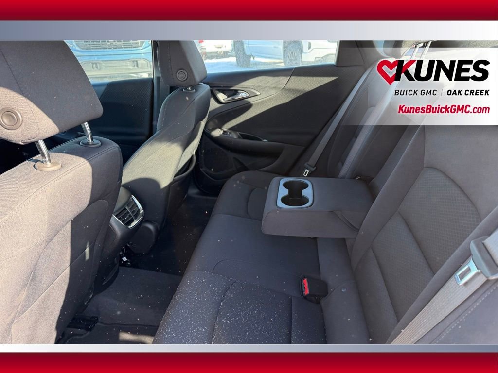 Used 2025 Chevrolet Malibu LT image 4