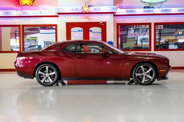 Used 2019 Dodge Challenger R/T w/ Cold Weather Group image 10