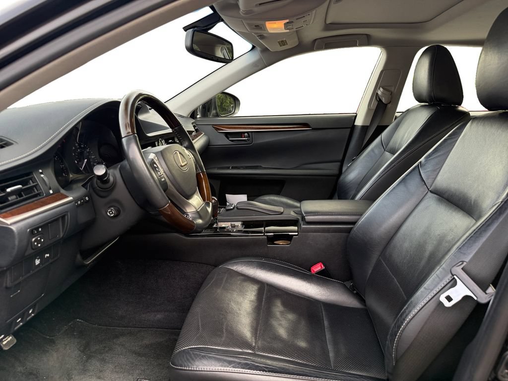 Used 2015 Lexus ES 350 w/ Luxury Package FWD image 22