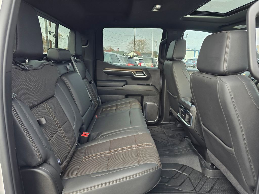 Used 2024 Chevrolet Silverado 1500 High Country w/ High Country Premium Package image 12