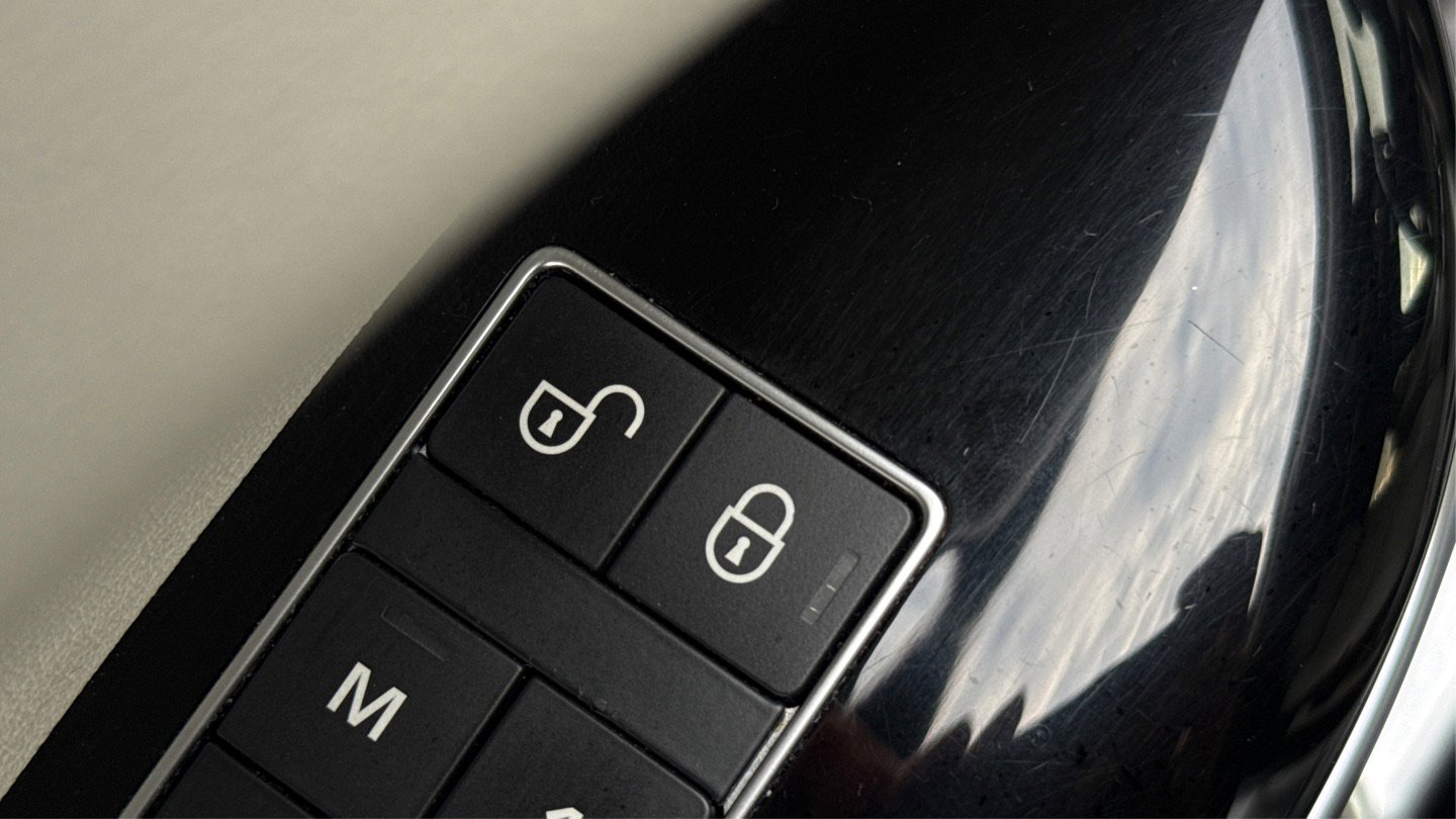 Used 2016 Land Rover Range Rover HSE image 44