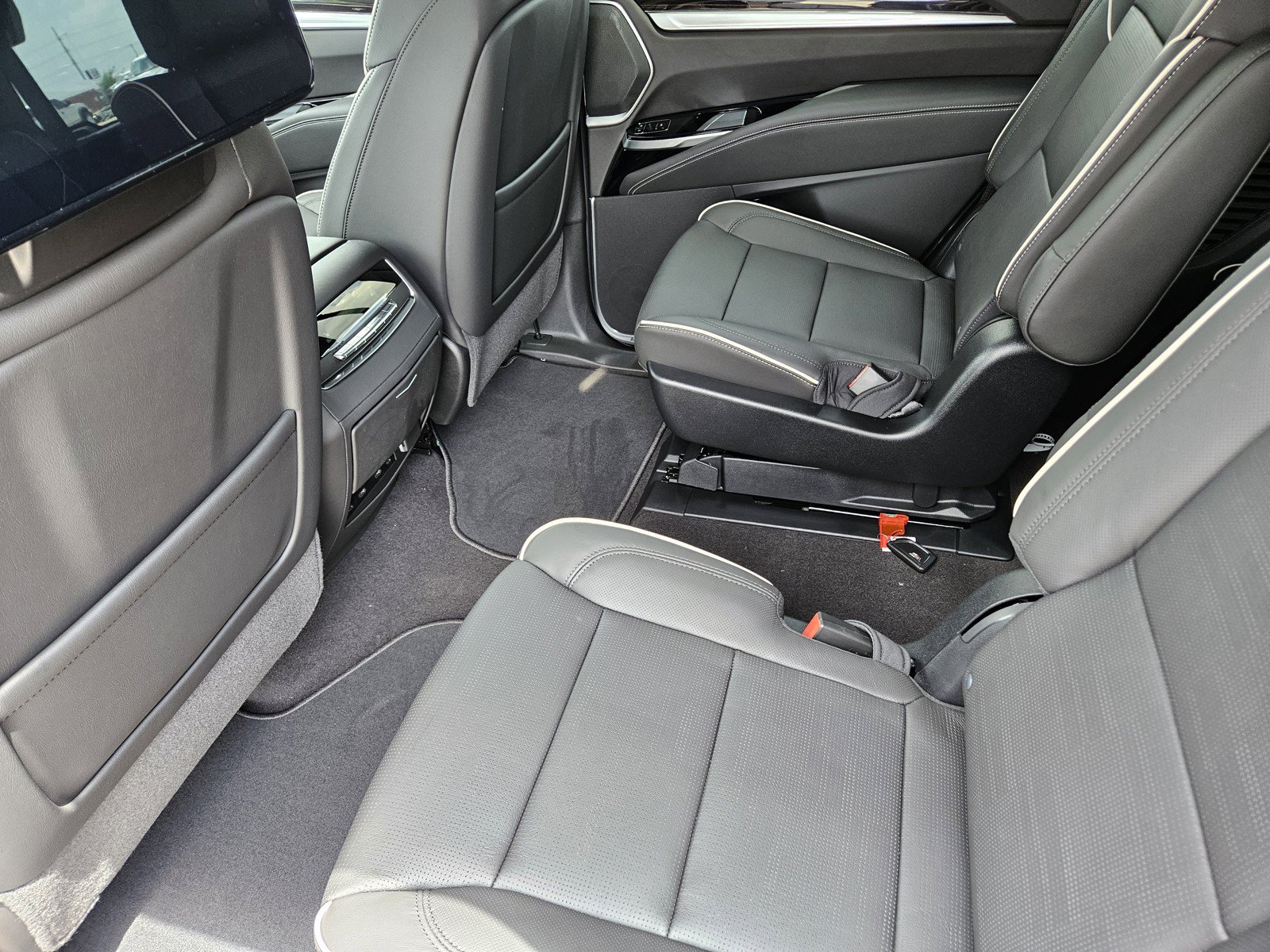 New 2026 Cadillac Escalade Luxury w/ Touring Package AWD/4WD image 20