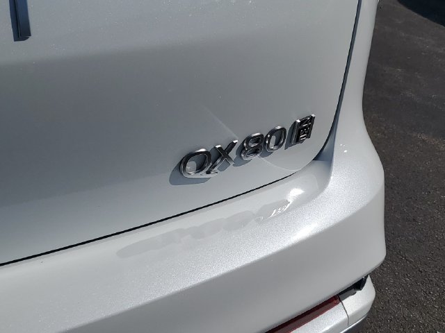 Certified 2026 INFINITI QX80 Luxe w/ Cargo Package AWD/4WD image 7