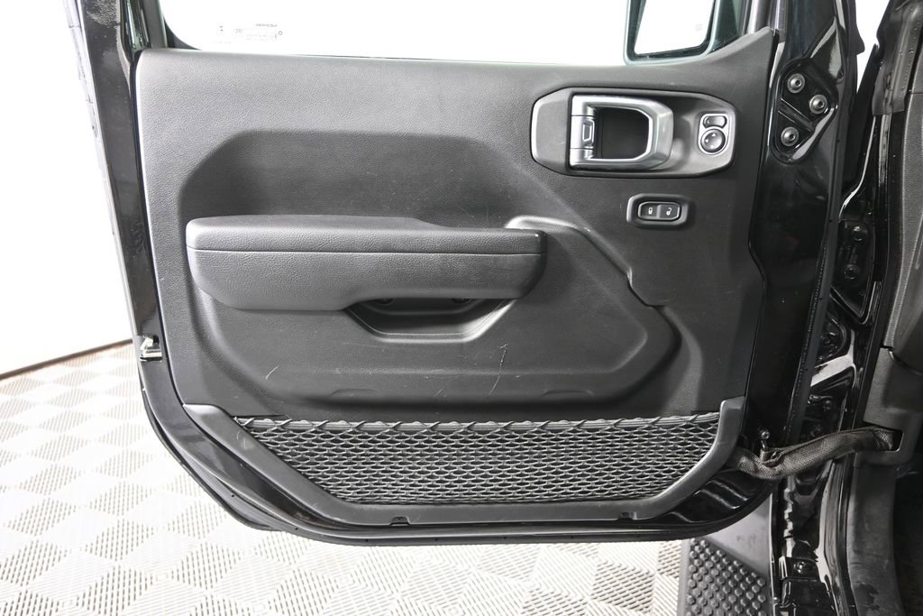 Used 2023 Jeep Wrangler Sport S image 17