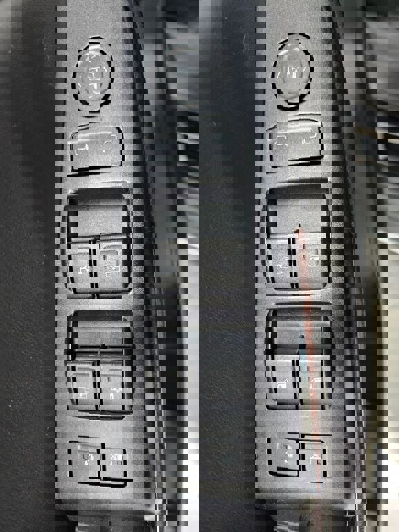 Used 2015 GMC Yukon SLE w/ HD Trailering Package image 33