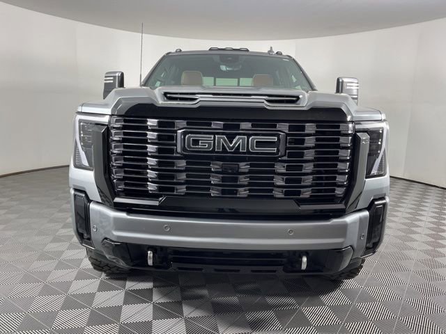 Used 2025 GMC Sierra 2500 Denali Ultimate w/ Max Trailering Package image 4