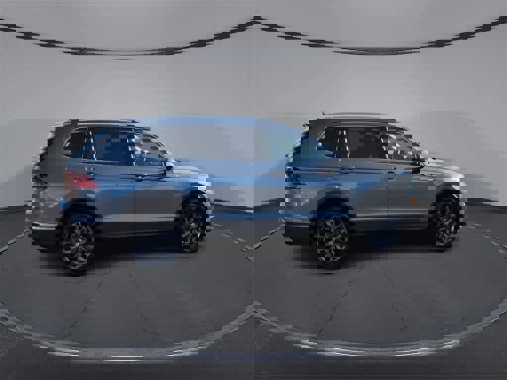 Used 2022 Volkswagen Tiguan SE image 9