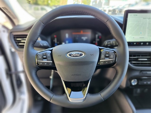 New 2025 Ford Escape SE image 28