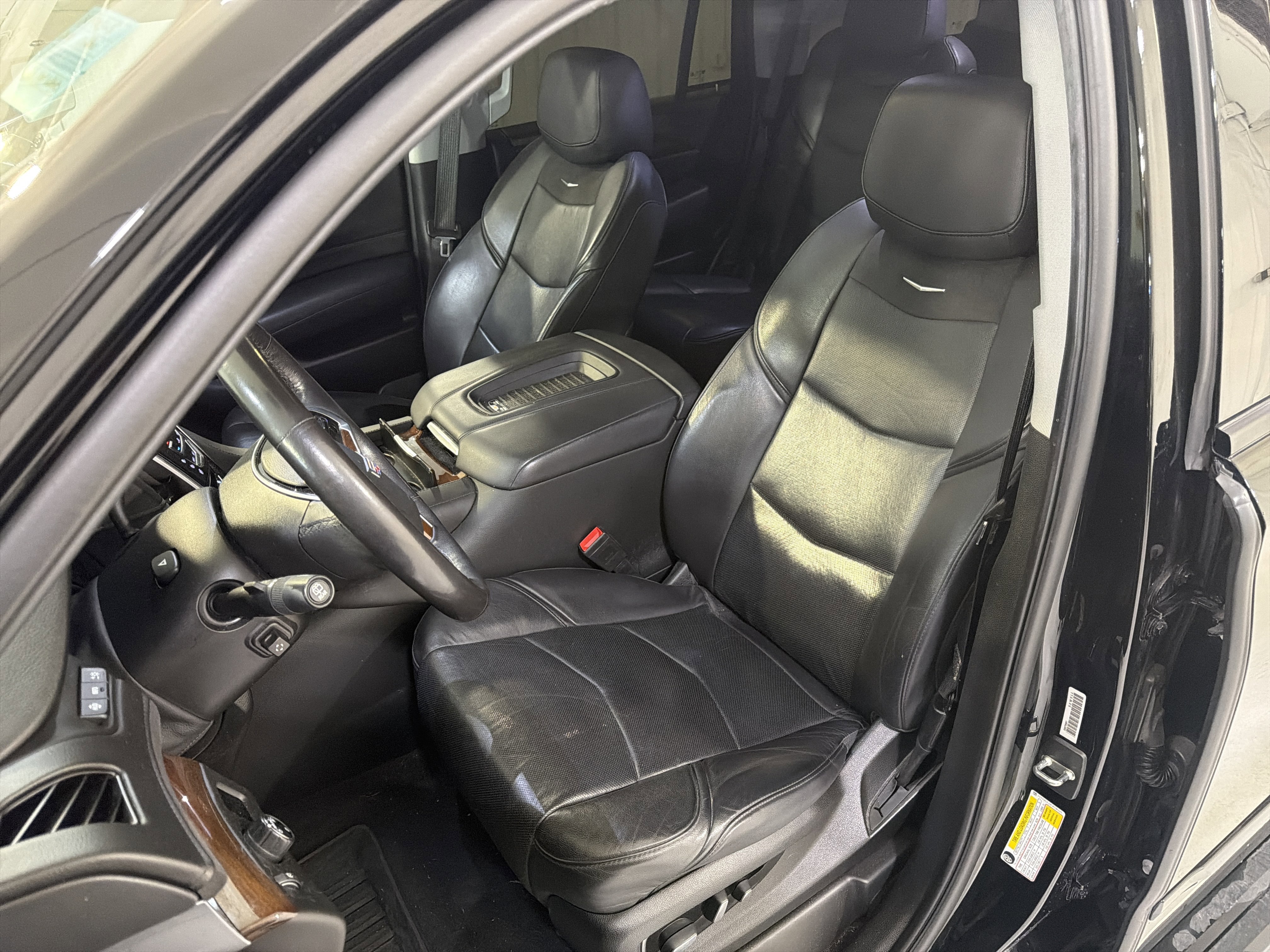 Used 2020 Cadillac Escalade Premium Luxury w/ Escalade Sport Edition image 11