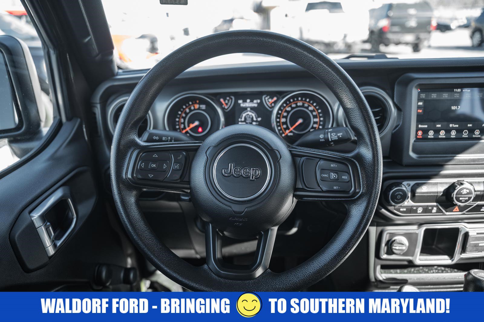 Used 2023 Jeep Gladiator Sport image 28