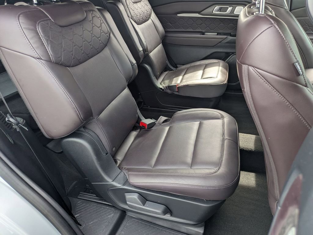 Used 2025 Ford Explorer Platinum w/ LUX Leather Package image 29