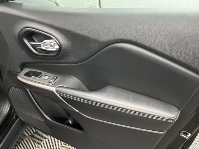 Used 2022 Jeep Cherokee Latitude Lux AWD/4WD image 30