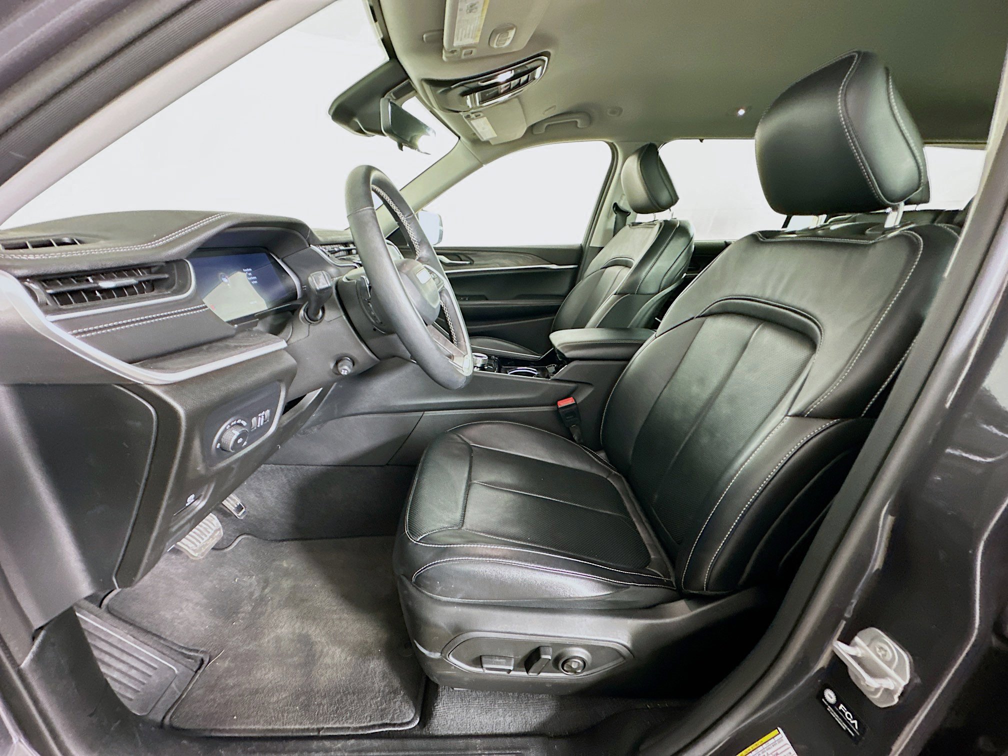 Used 2022 Jeep Grand Cherokee L Limited w/ Luxury Tech Group II image 13