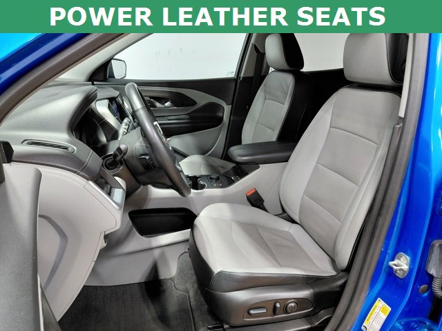 Certified 2024 GMC Terrain SLT image 3