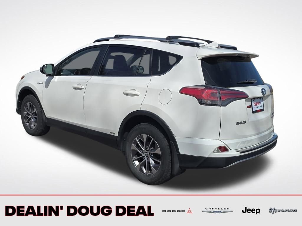 Used 2017 Toyota RAV4 XLE w/ All Weather Liner Package AWD/4WD image 3