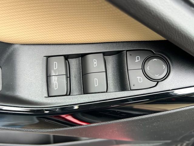 New 2026 Chevrolet Equinox ACTIV w/ Convenience Package III image 16