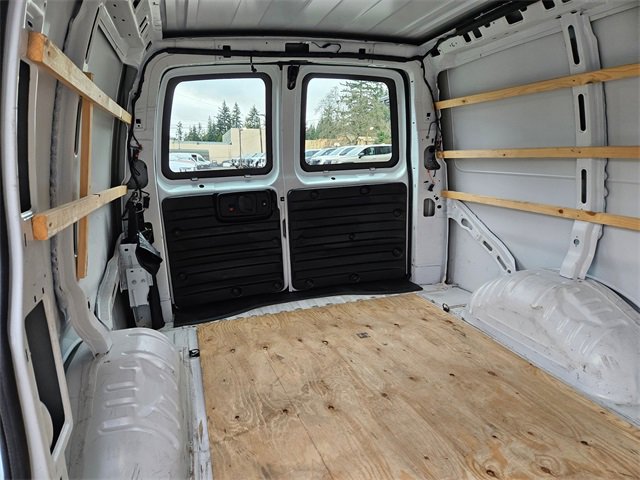 Used 2024 GMC Savana 2500 w/ Driver Convenience Package image 11
