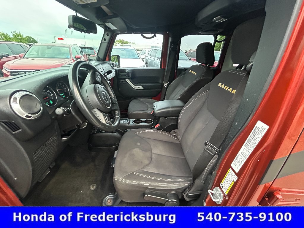 Used 2014 Jeep Wrangler Unlimited Sahara w/ Connectivity Group AWD/4WD image 15