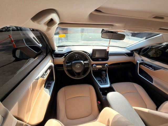 Used 2019 Toyota RAV4 XLE w/ Convenience Package image 2