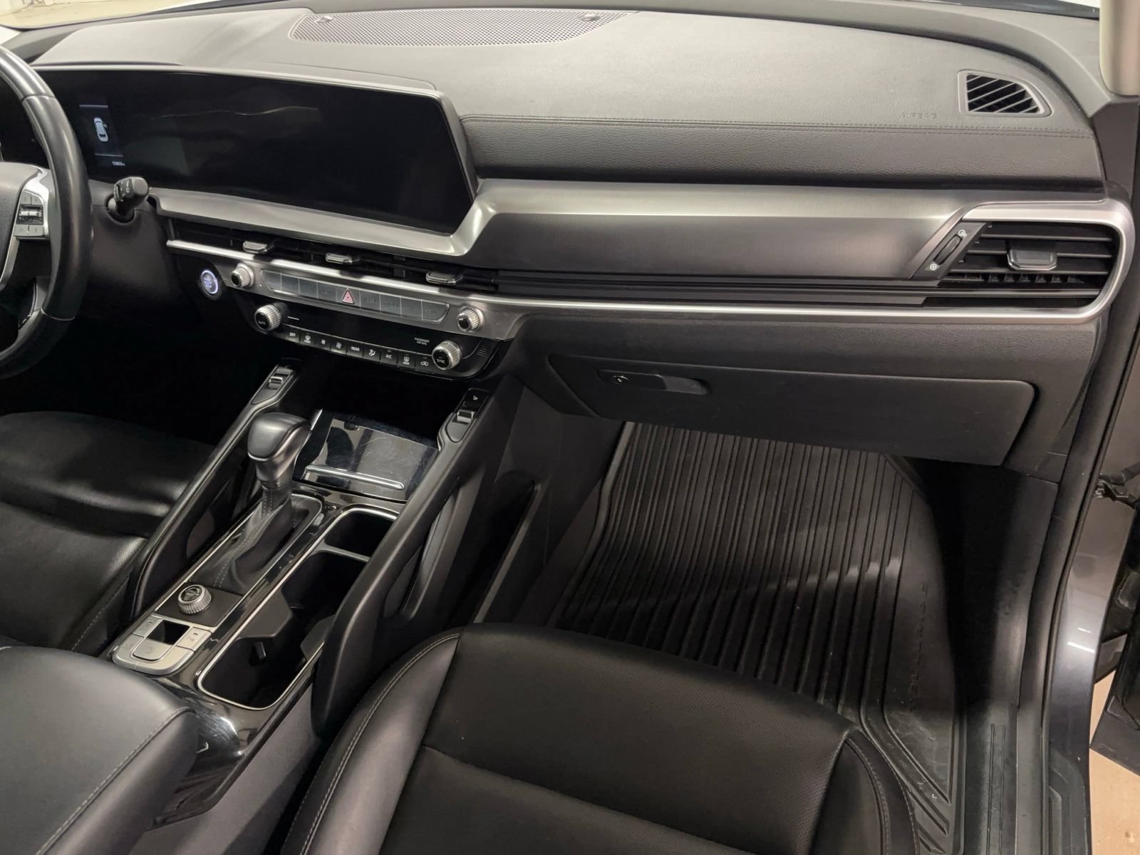 Used 2024 Kia Telluride S w/ S Sunroof Package FWD image 20