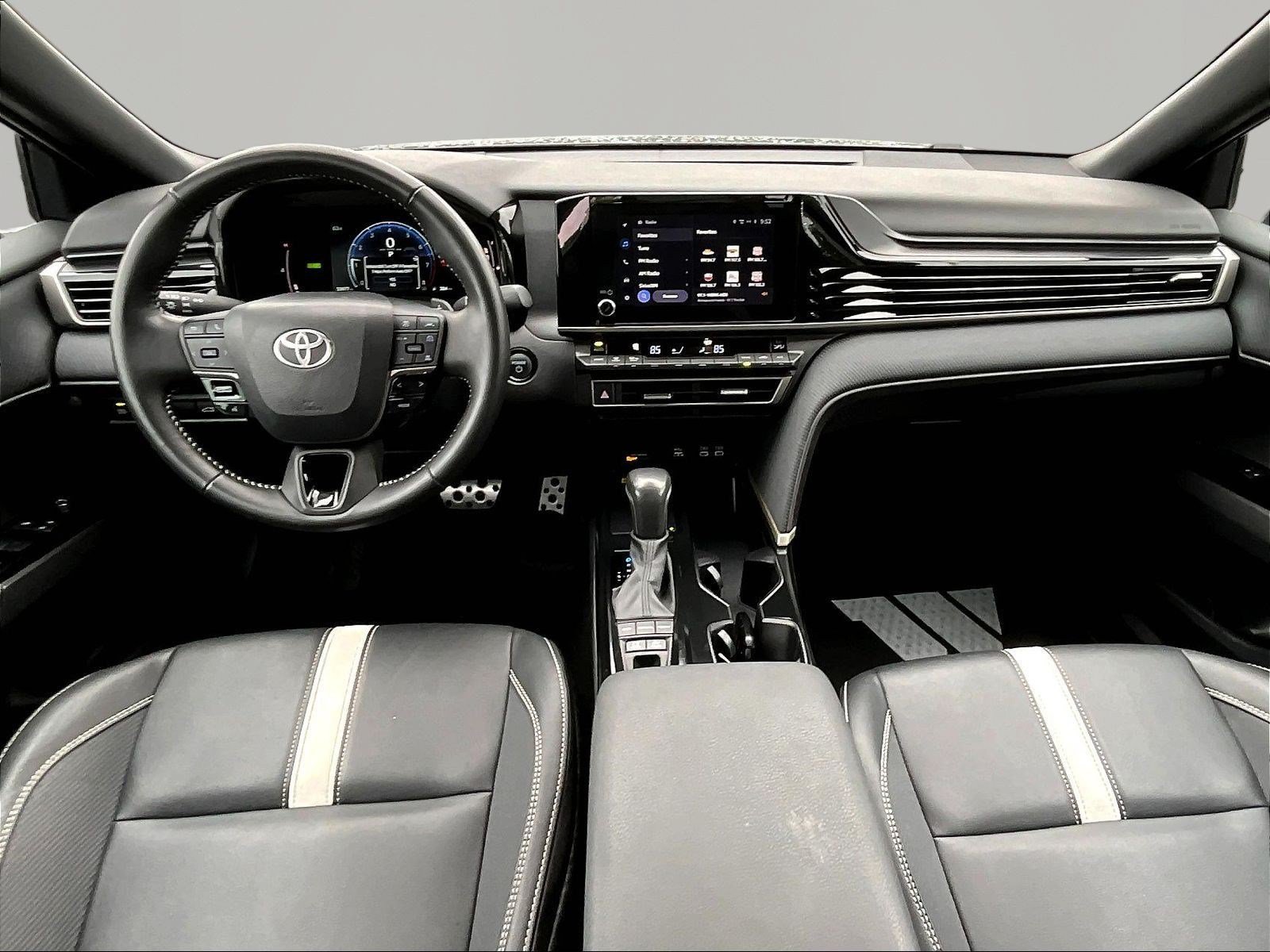 Used 2025 Toyota Camry SE FWD image 7