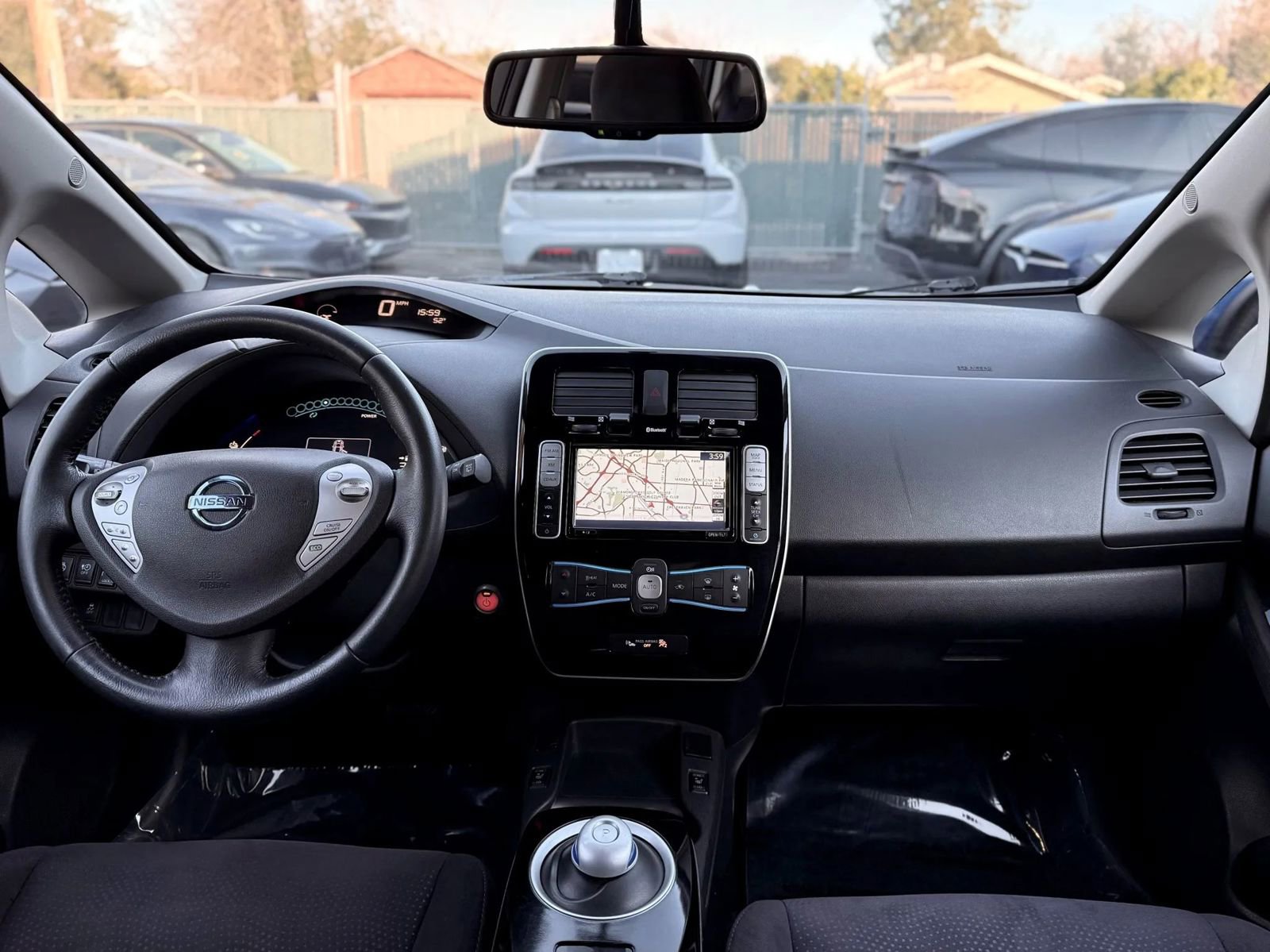 Used 2014 Nissan Leaf SV image 11