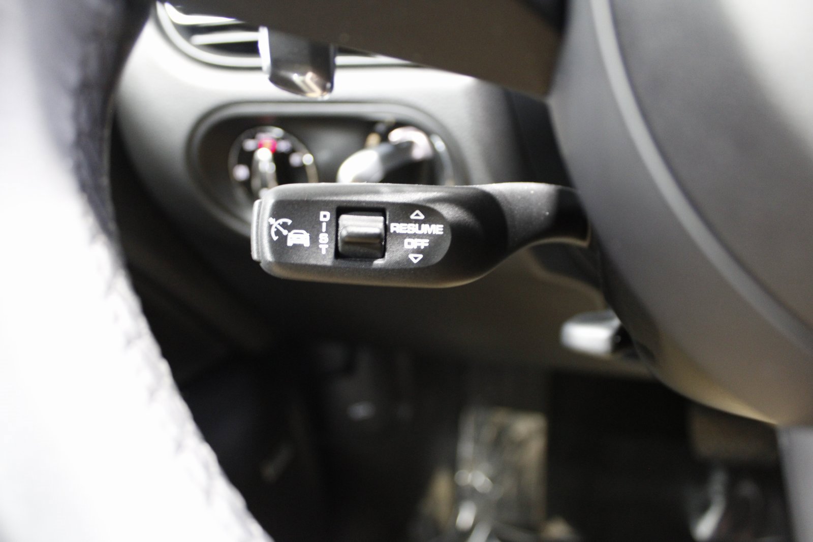 Certified 2025 Porsche Macan image 30