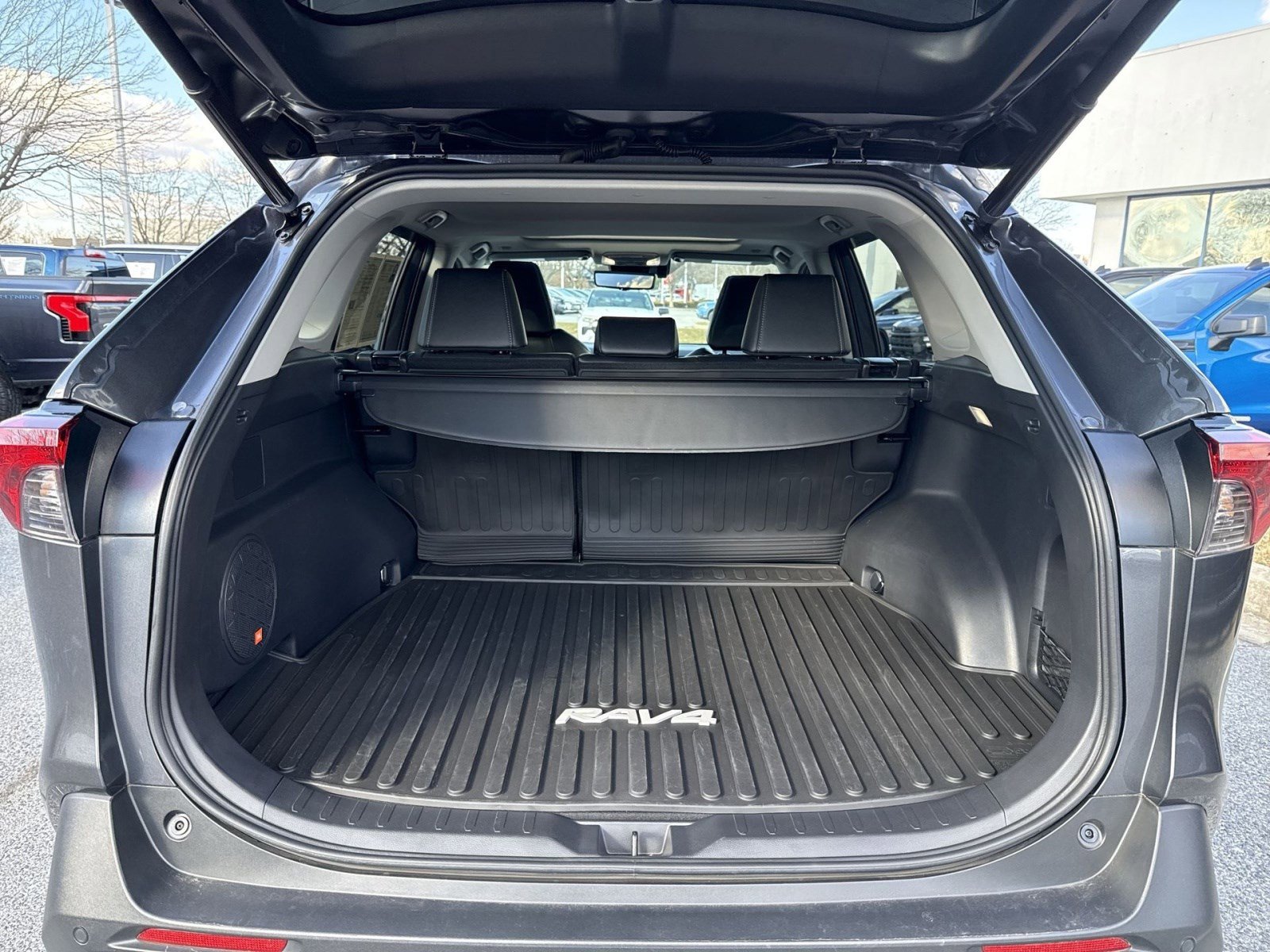 Used 2023 Toyota RAV4 Limited image 24