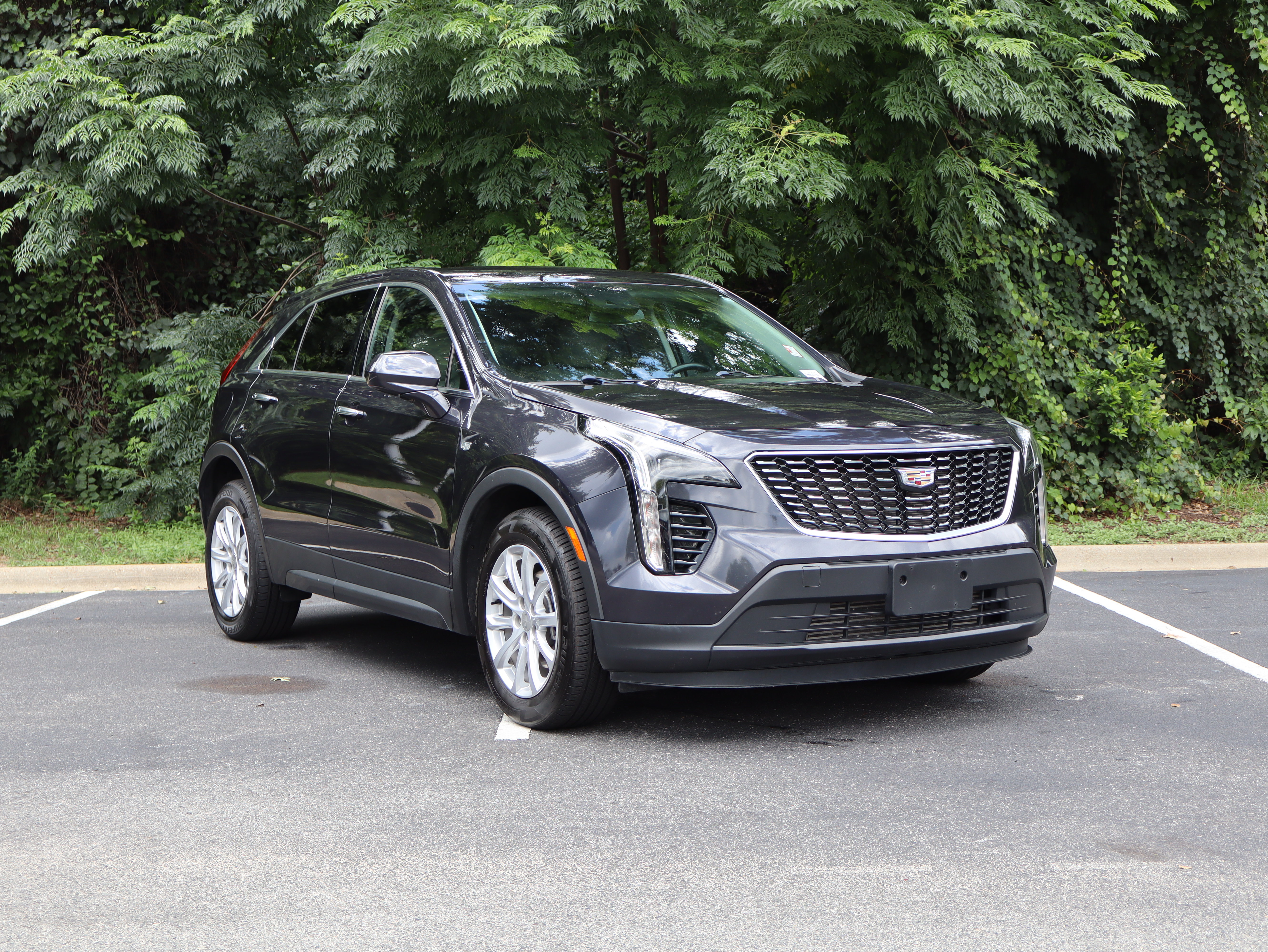 Used 2023 Cadillac XT4 Luxury w/ Cold Weather Package AWD/4WD image 9
