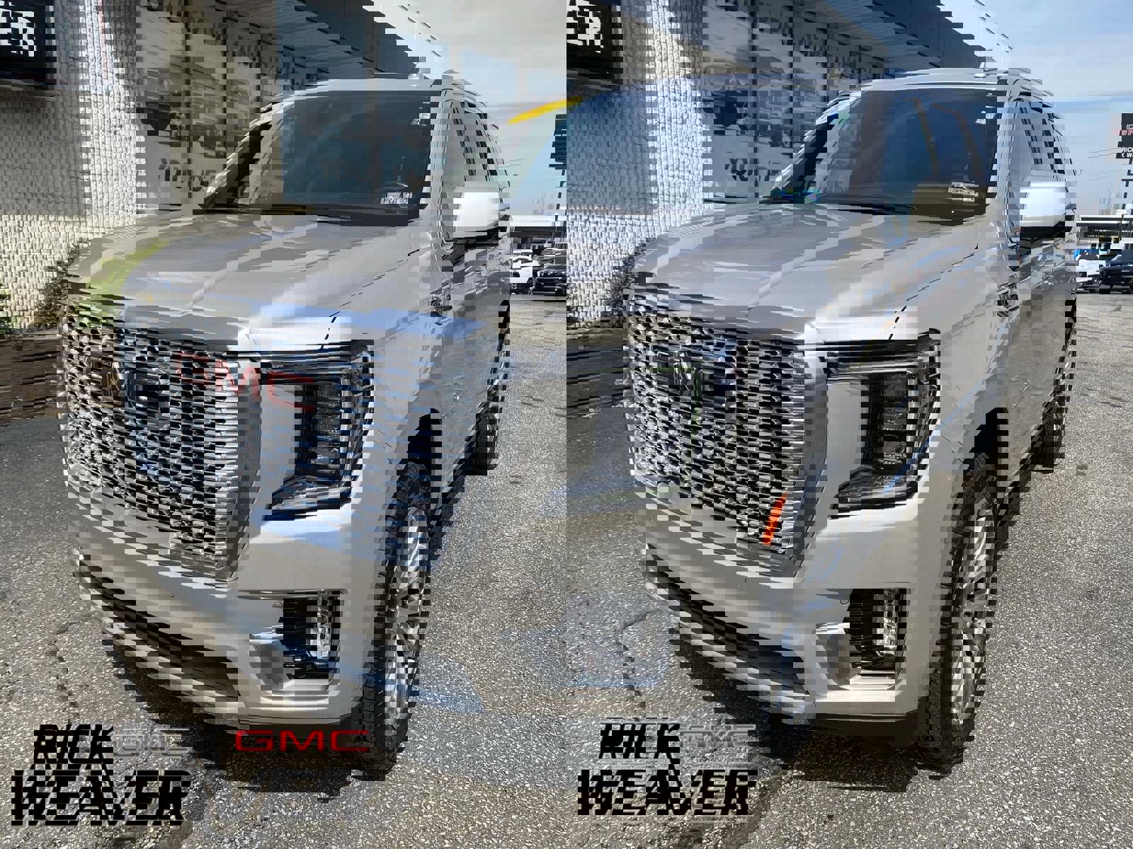 Used 2021 GMC Yukon Denali w/ Denali Premium Package image 1