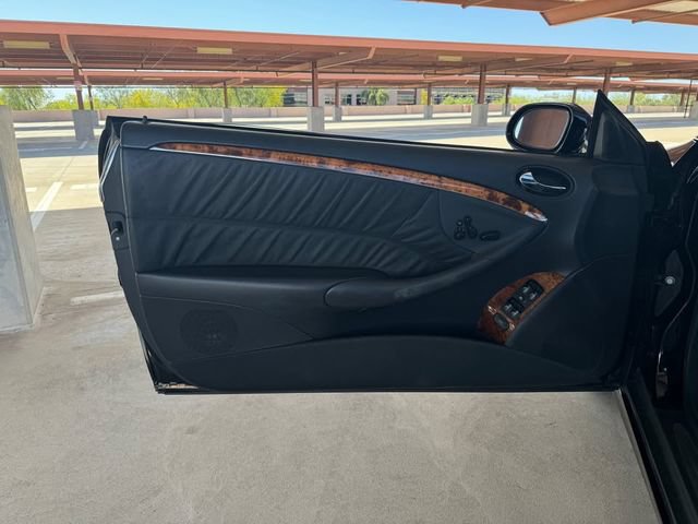 Used 2005 Mercedes-Benz CLK 320 Cabriolet image 34