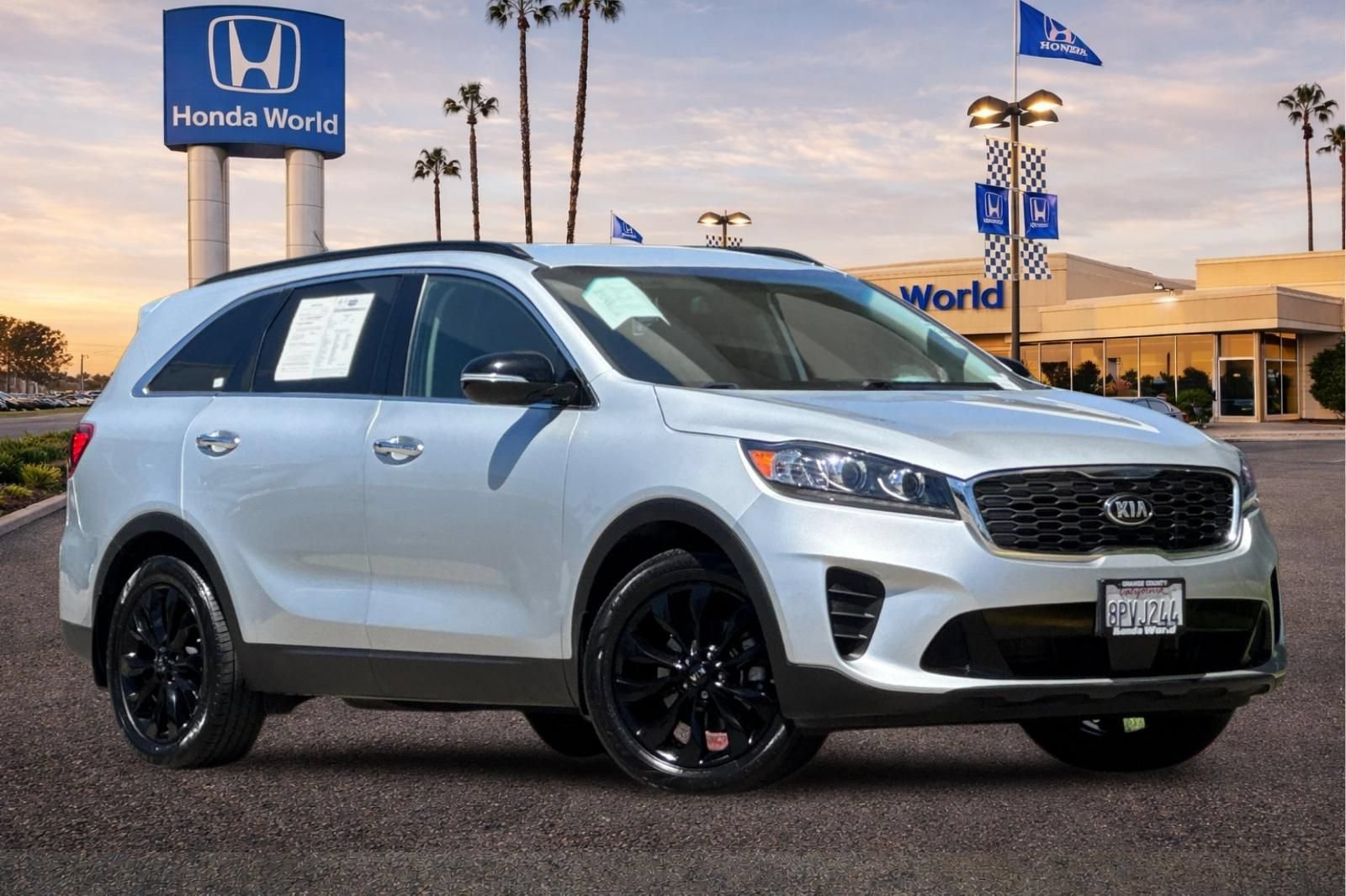 Used 2020 Kia Sorento S FWD image 2