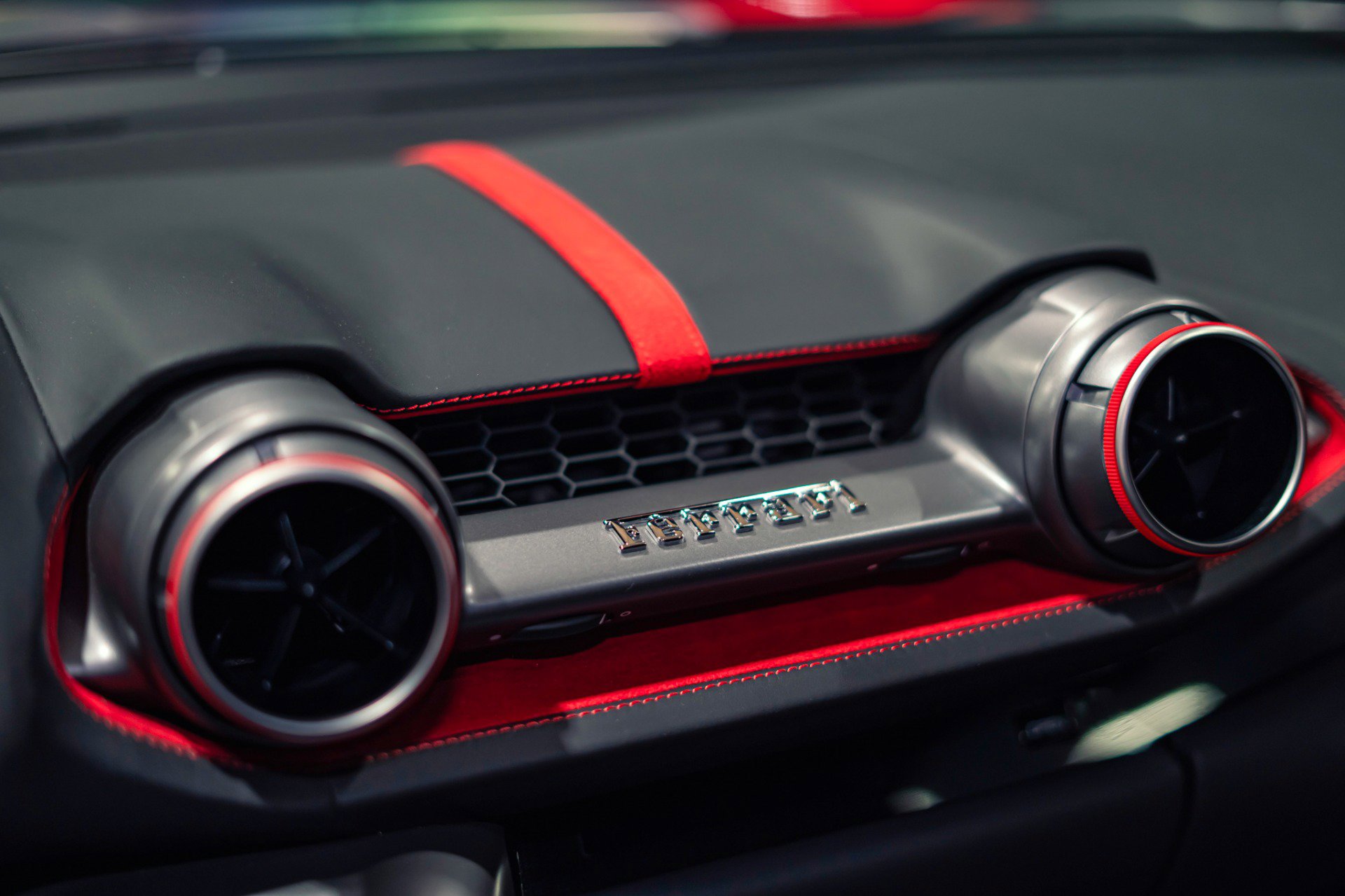 Used 2020 Ferrari 812 Superfast RWD image 14