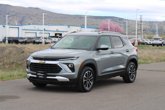 Used 2024 Chevrolet TrailBlazer LT w/ LT Cold Weather Package image 8