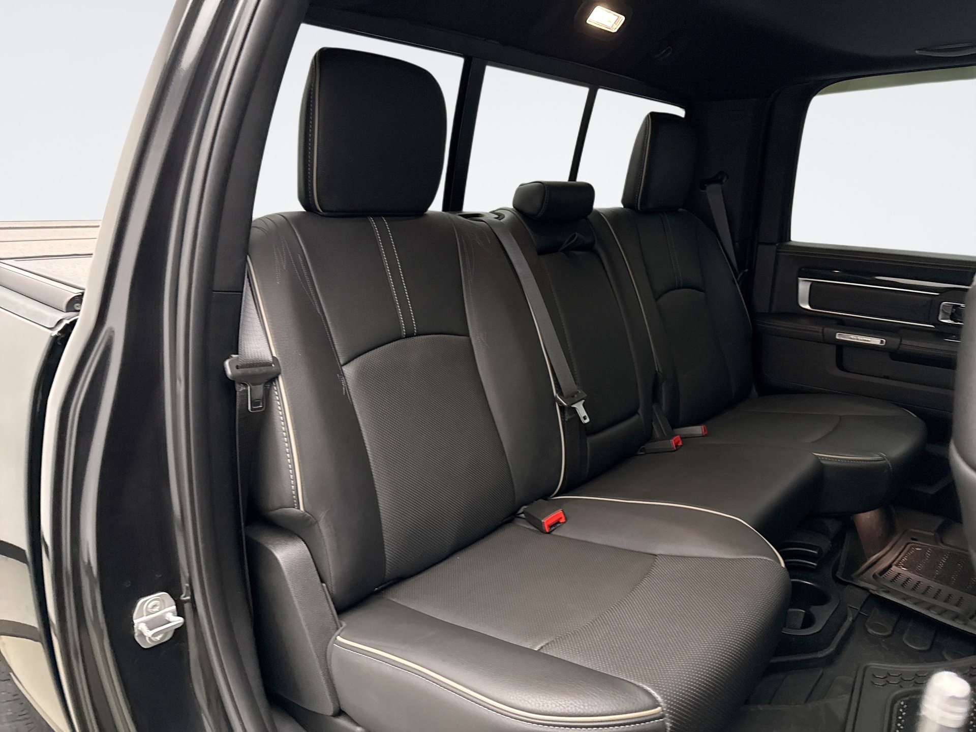 Used 2018 RAM 1500 Limited image 19