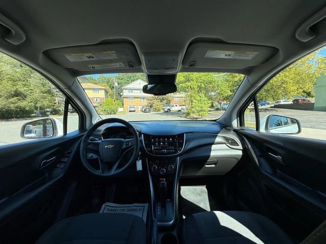 Used 2018 Chevrolet Trax LS image 25