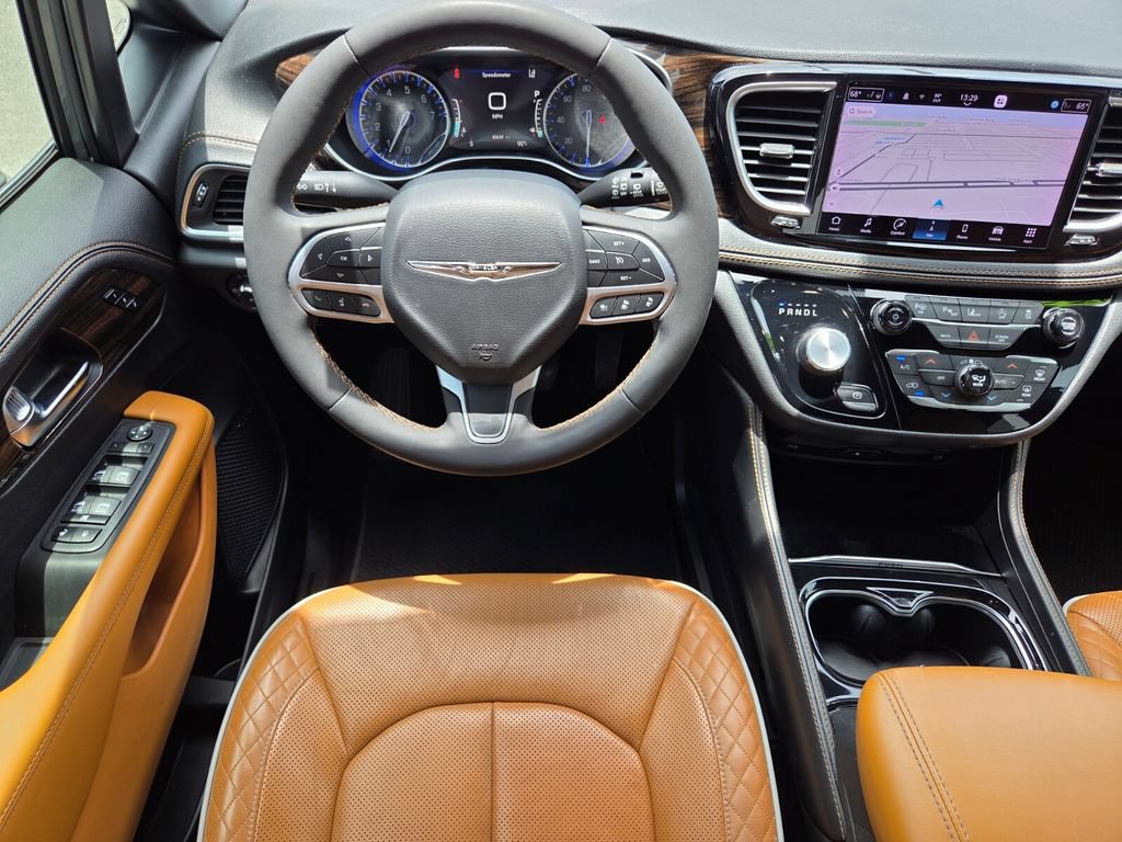 Certified 2022 Chrysler Pacifica Pinnacle FWD image 18