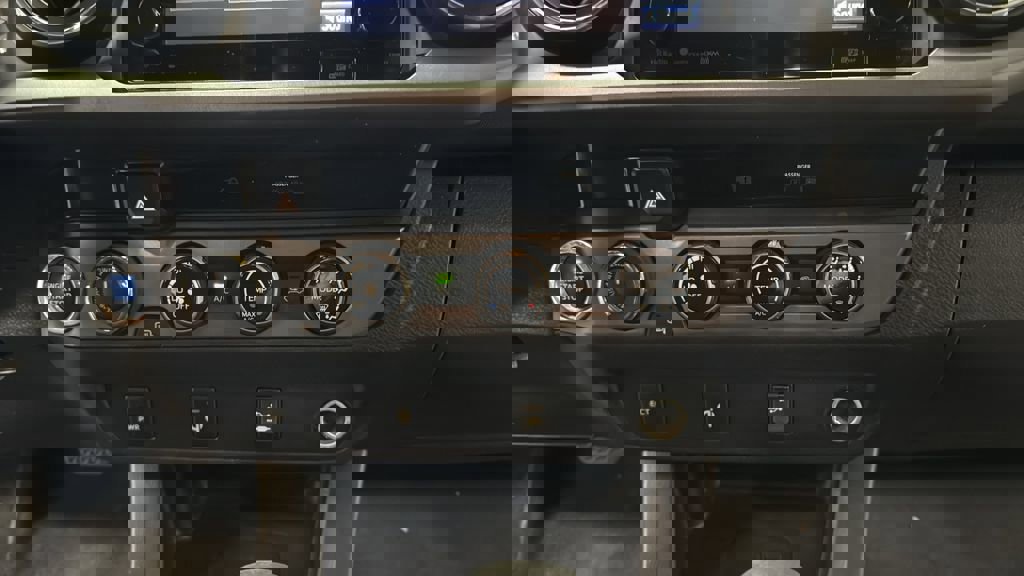 Used 2017 Toyota Tacoma TRD Sport w/ Tow Package image 28