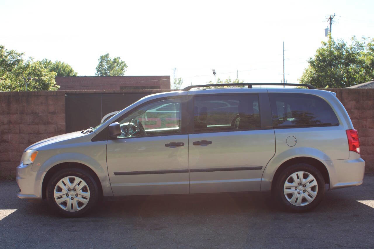 Used 2014 Dodge Grand Caravan American Value Package FWD image 2