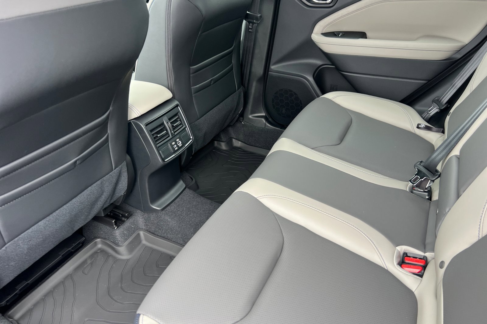 New 2025 Subaru Forester Limited image 12