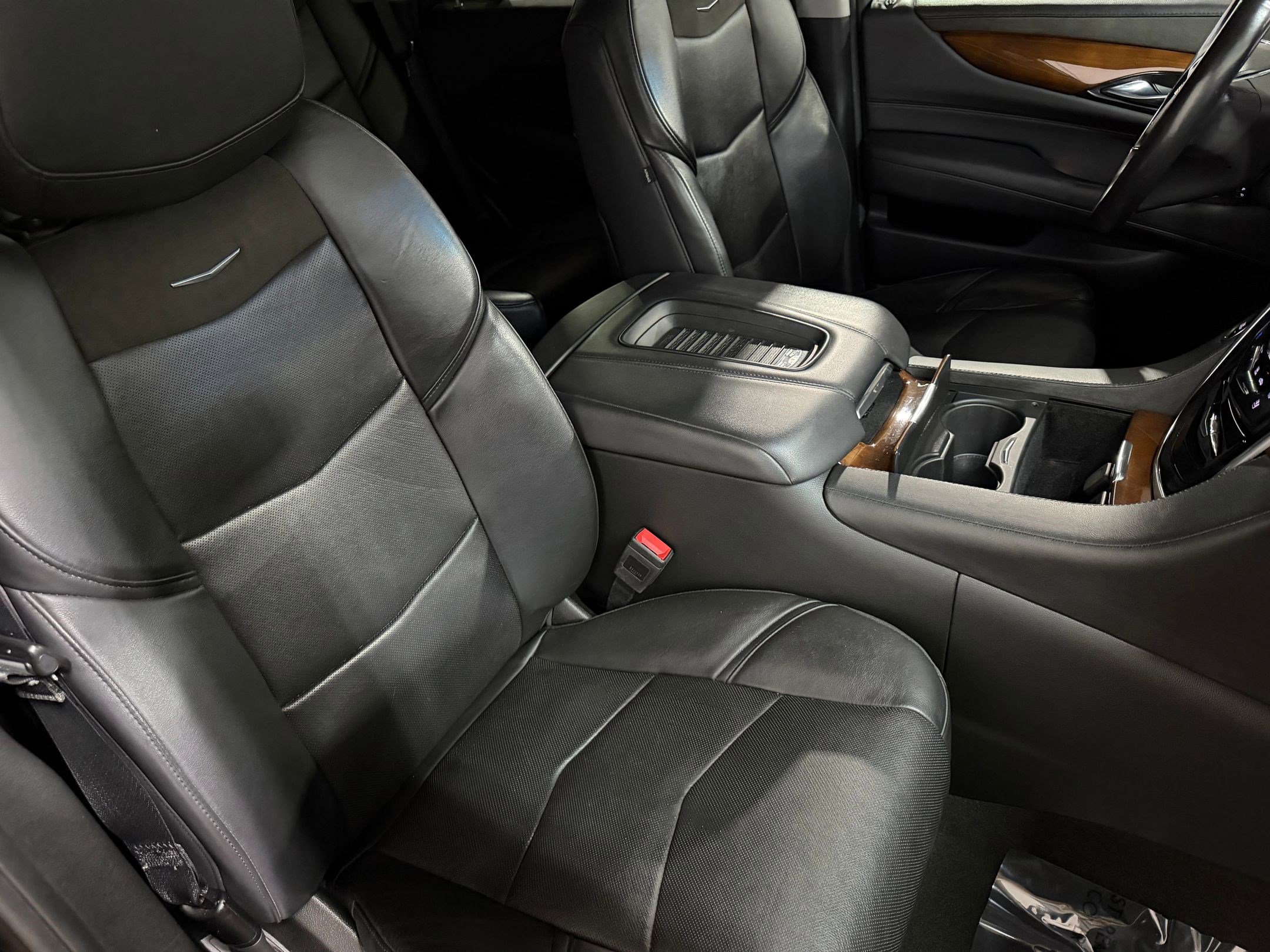Used 2019 Cadillac Escalade Premium Luxury AWD/4WD image 52