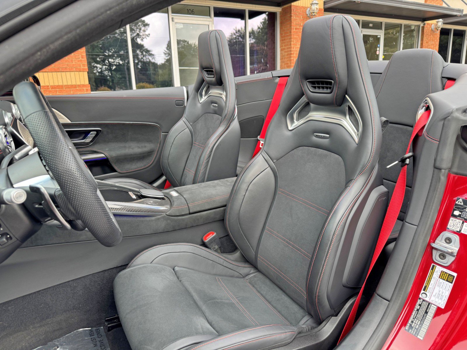 Used 2025 Mercedes-Benz SL 63 AMG S e Performance 4MATIC image 40