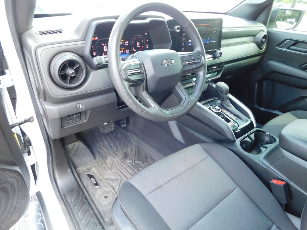 Used 2025 Chevrolet Colorado Trail Boss AWD/4WD image 18